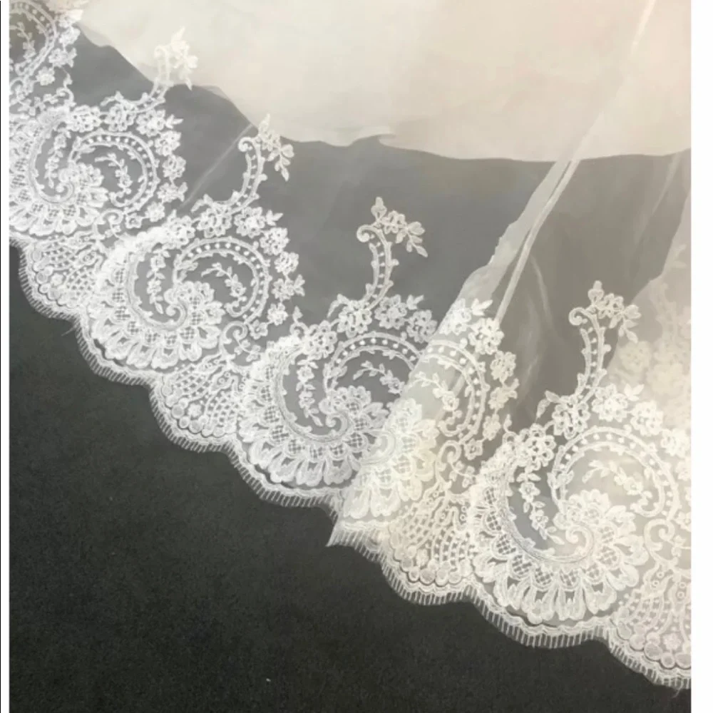 Justin Alexander Signature Sweetheart  Gown
cathedral length veil. - Picture 4 of 7